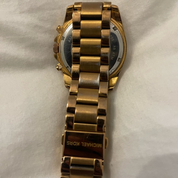 Micheal Kors rose gold watch - Picture 4 of 4